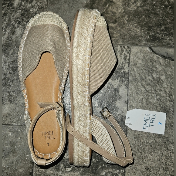 Time and Tru Women's Ankle Strap Espadrilles In Size 7 NWT - Picture 1 of 10